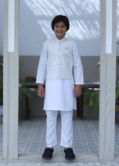 White Waistcoat Suit KC 073