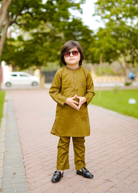 Medallion Kurta Trouser-AH 050